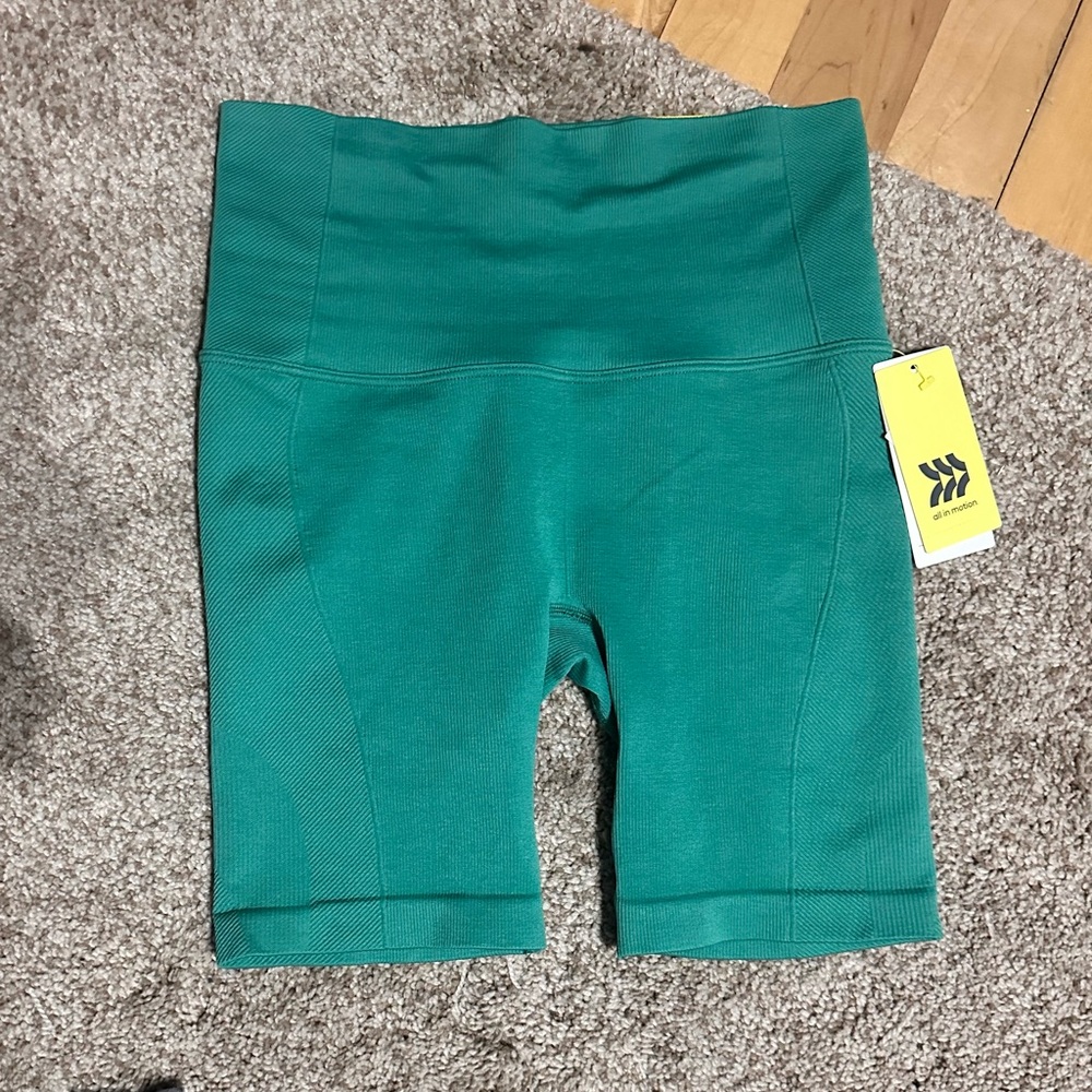 All in motion target 🎯 green shorts size small seams for comfort new w/ tags
